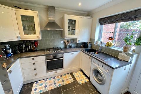 69 Wickstead Avenue, Luton, LU4 9DW