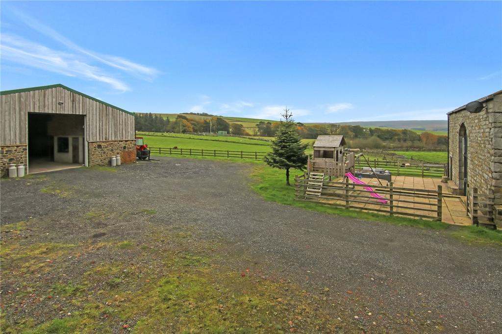 Skipton Old Road, Laneshawbridge, BB8 3 bed detached house for sale £850,000