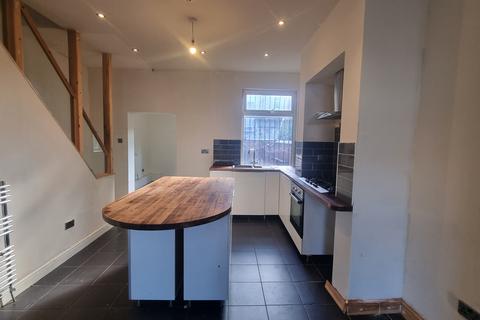 2 bedroom terraced house to rent - Whiteley Street, Manchester, M11