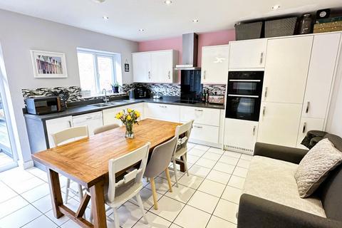 4 bedroom detached house for sale, Holywell Fields, Hinckley LE10