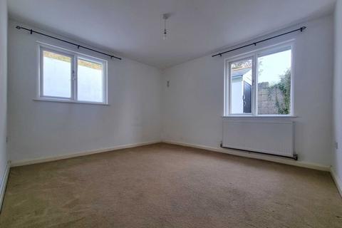 Montrose First Raleigh, Bideford, EX39 3NJ