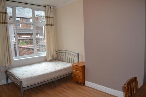 4 bedroom house share to rent, Kensignton Ave