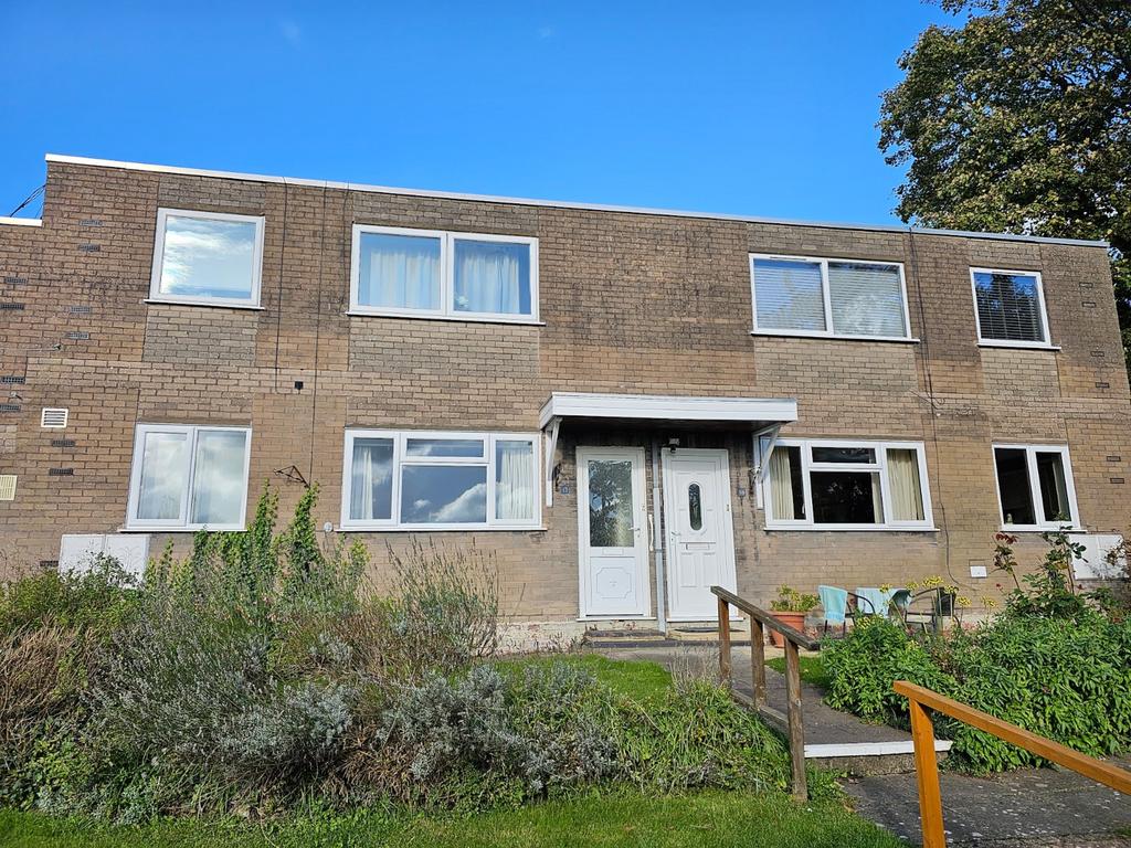 Elmfield Gardens, Worcester, Worcestershire, WR5 2 bed for