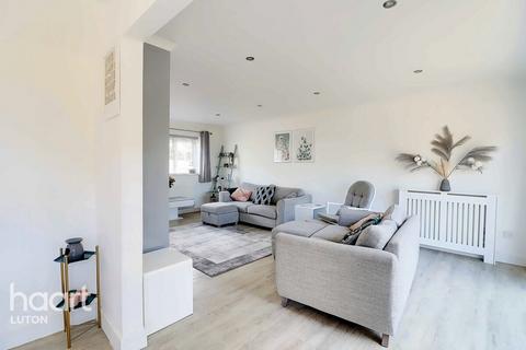 2 Chartwell Drive, Luton, LU2 7JD