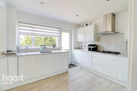 2 Chartwell Drive, Luton, LU2 7JD