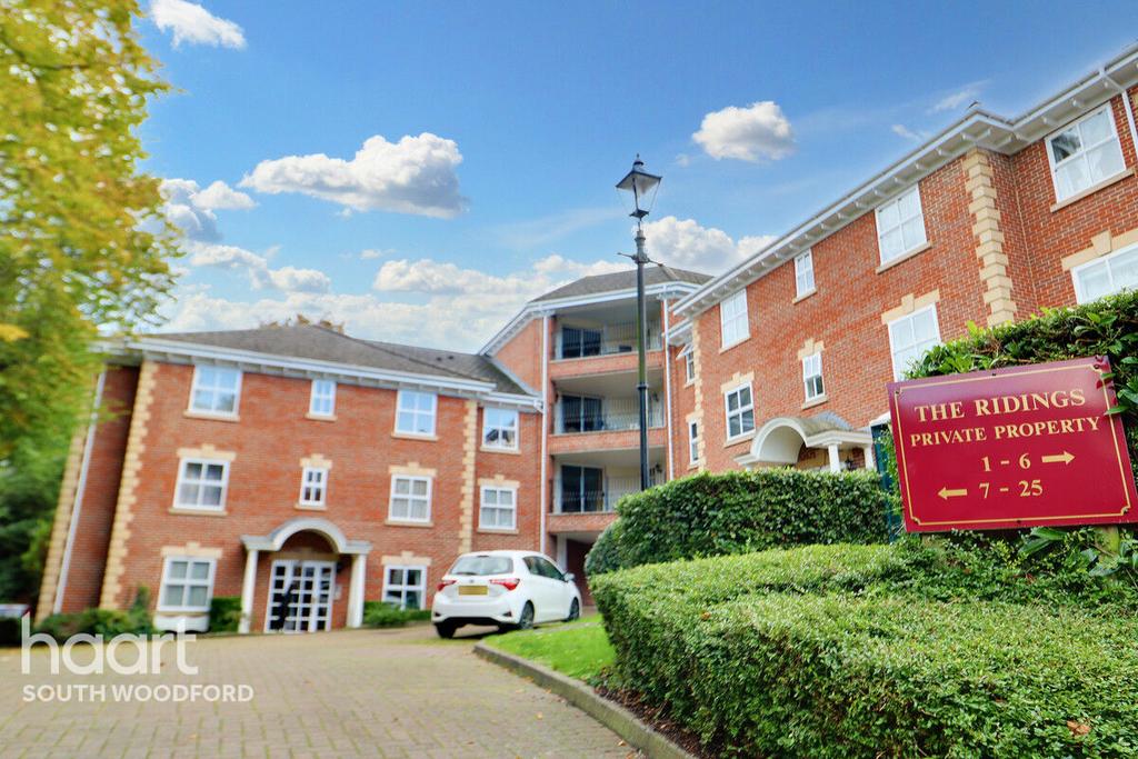 Malcolm Way, Wanstead 2 bed flat for sale £425,000