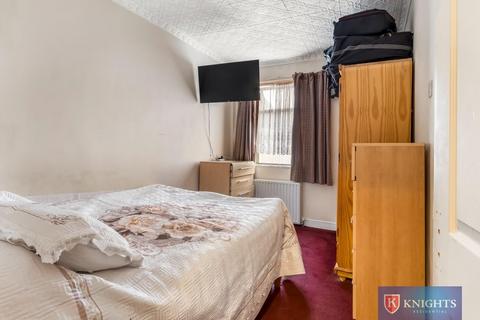 3 bedroom house for sale - Chester Road, London, N9