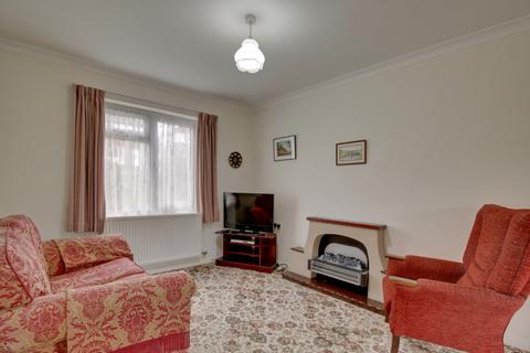 2 bedroom flat for sale - Sussex Avenue, Horsforth, Leeds, West Yorkshire, LS18