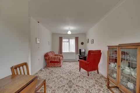 2 bedroom flat for sale - Sussex Avenue, Horsforth, Leeds, West Yorkshire, LS18