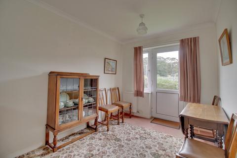 2 bedroom flat for sale - Sussex Avenue, Horsforth, Leeds, West Yorkshire, LS18