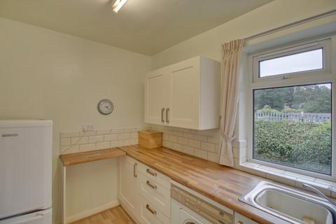 2 bedroom flat for sale - Sussex Avenue, Horsforth, Leeds, West Yorkshire, LS18