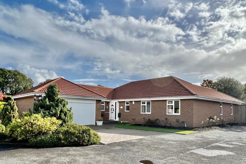 Sandhurst Drive, Three Legged Cross, Dorset 4 bed detached bungalow for