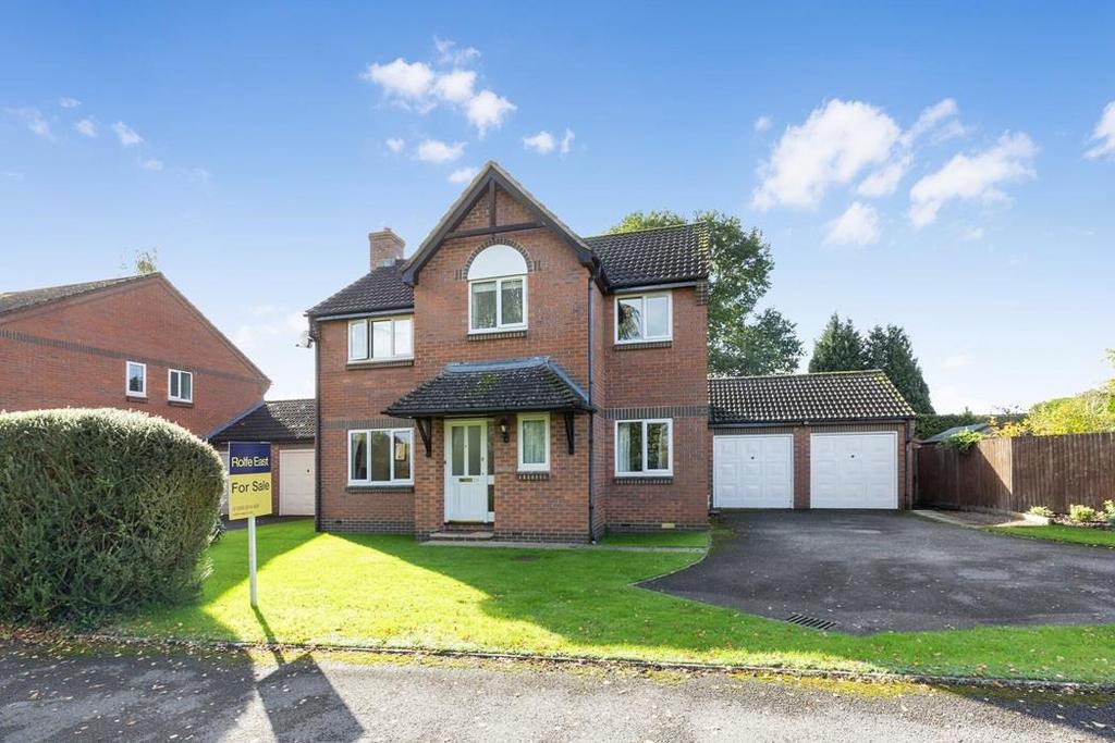 Old Station Gardens, Henstridge, Somerset, BA8 4 bed detached house for