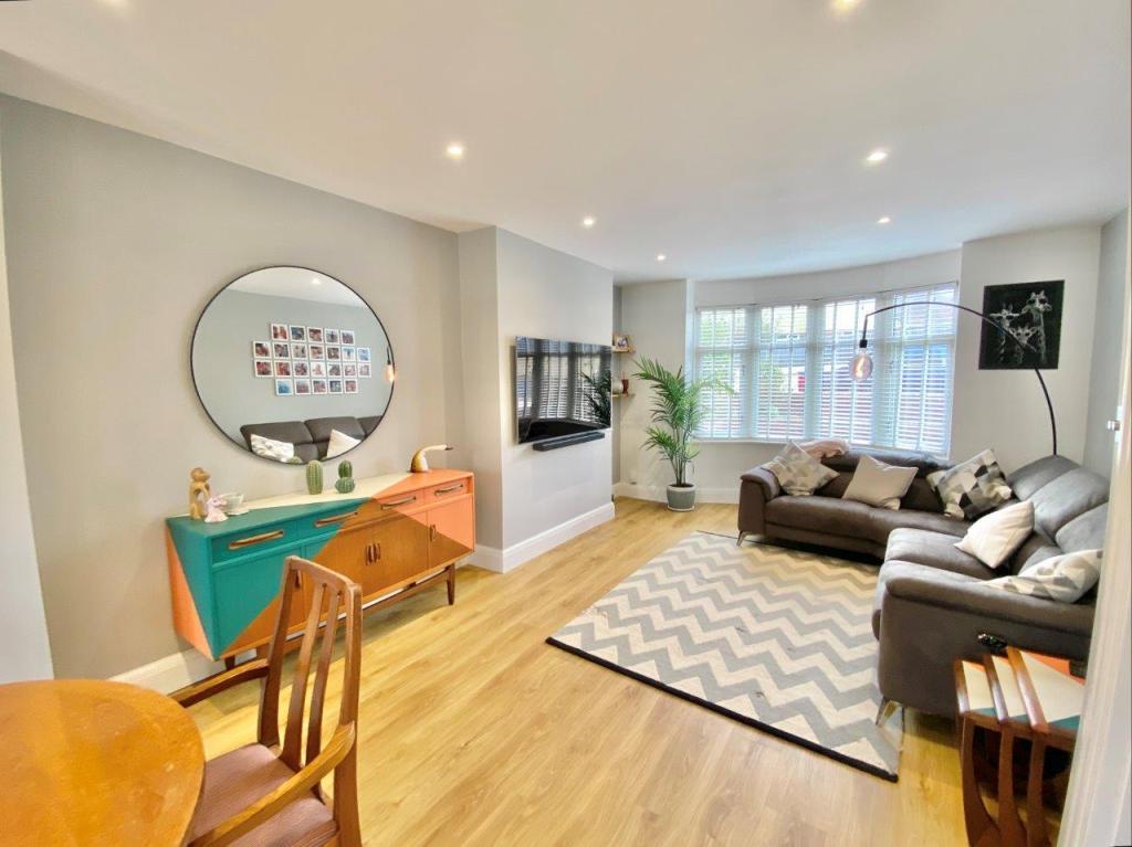 Hilton Drive, Preston, Paignton 3 bed semidetached house for sale £