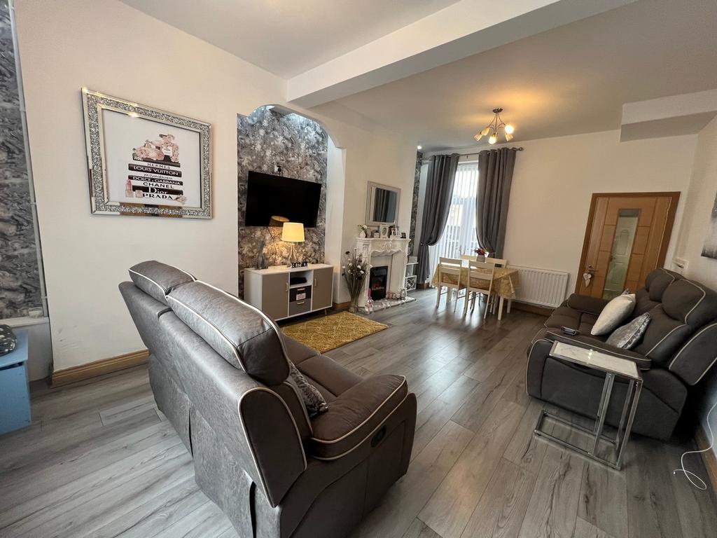 Meyler Street Tonyrefail Tonyrefail 4 bed terraced house for sale £