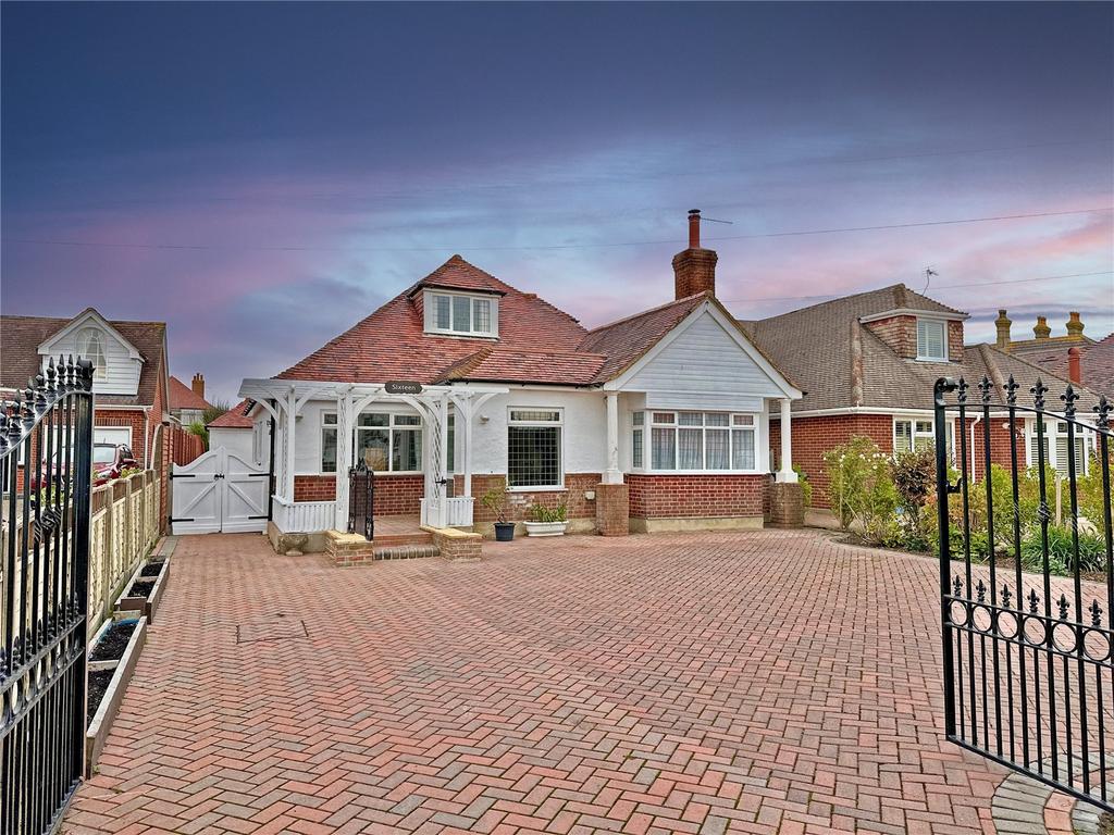 Belle Vue Road, Southbourne, Bournemouth, Dorset, BH6 4 bed detached house for sale £900,000