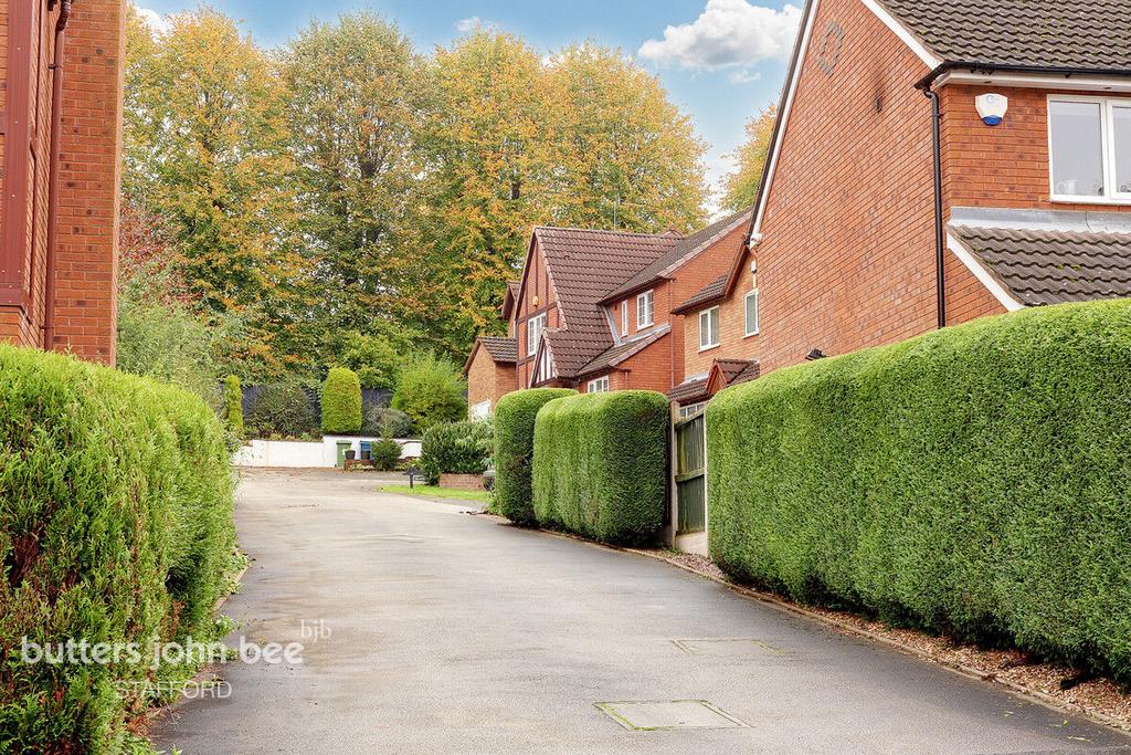 Cowan Drive, Stafford 4 bed detached house £350,000
