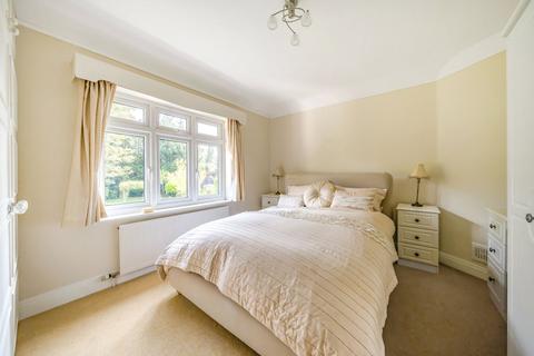 5 bedroom detached house for sale, Hempstead Road, Hertfordshire WD17