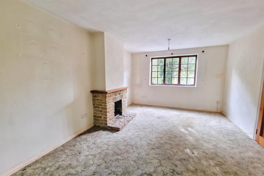 Loders 2 bed semidetached house for sale £325,000