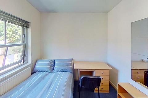 3 bedroom flat to rent, 226c North Sherwood Street, Nottingham, NG1 4EN