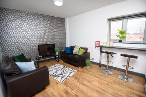 3 bedroom flat to rent, Flat 7, Royal House, 11-13 Goldsmith Street, Nottingham, NG1 5JS