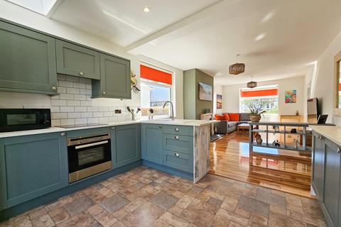 24 Beach Road, Westward Ho, Bideford, EX39 1HQ