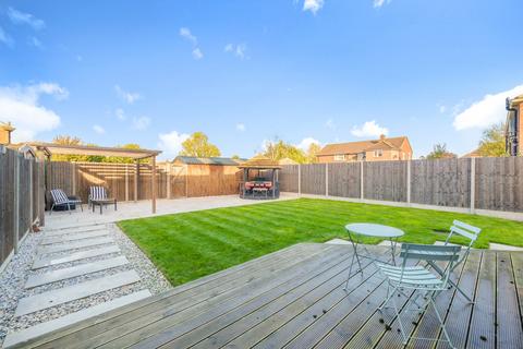 10 Applegarth Avenue, Guildford, GU2 8LZ