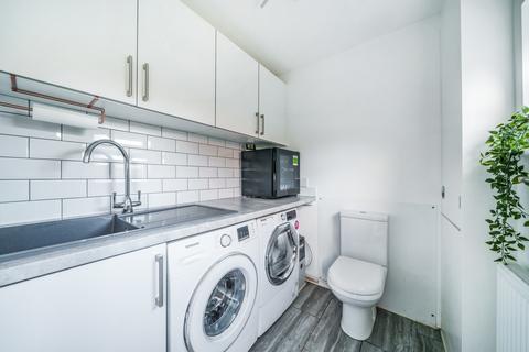 10 Applegarth Avenue, Guildford, GU2 8LZ