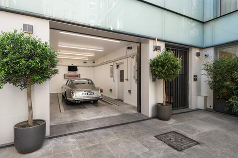 4 bedroom mews for sale, Down Street Mews, London, W1J