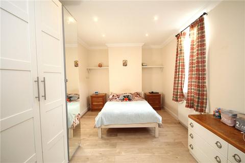 2 bedroom maisonette to rent, Clifton Road, South Norwood, London, SE25