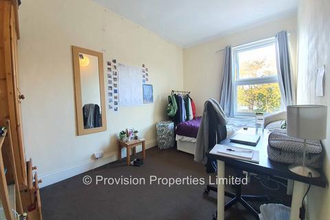 6 bedroom end of terrace house to rent, Woodsley Road, Hyde Park LS3