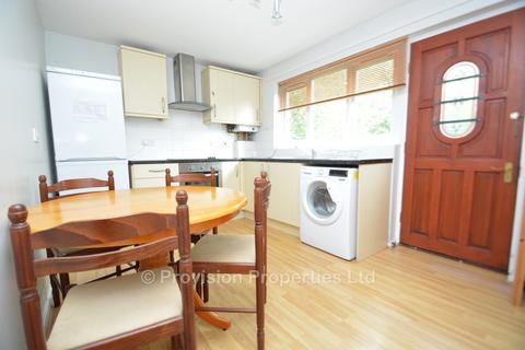 2 bedroom semi-detached house to rent, Well Close Rise, City Centre LS2