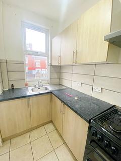 15 Ashton Mount, Leeds, LS8 5BT