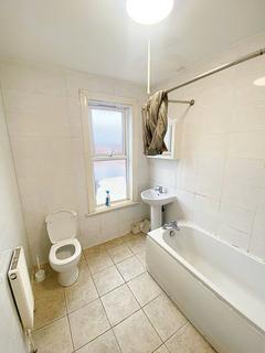 15 Ashton Mount, Leeds, LS8 5BT