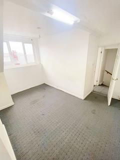 15 Ashton Mount, Leeds, LS8 5BT