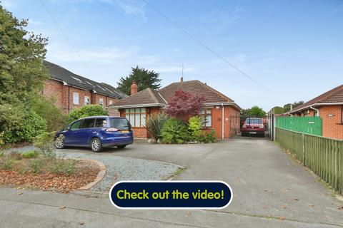 2 bedroom detached bungalow for sale, Thorn Road, Hedon, Hull,  HU12 8HW