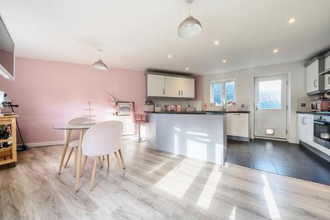 3 bedroom end of terrace house for sale, Banbury,  Oxfordshire,  OX16