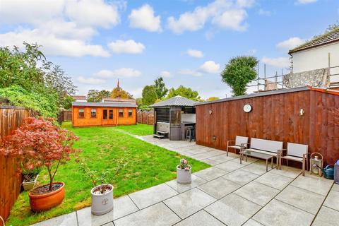 6 Palmar Crescent, Bexleyheath, DA7 4LG