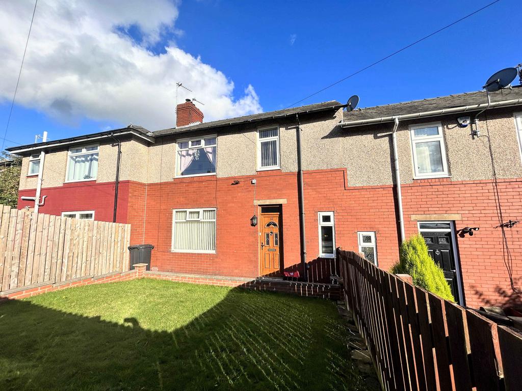 West View, Holywell Green HX4 3 bed terraced house £140,000