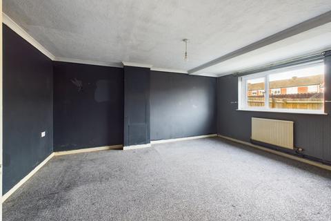 2 bedroom ground floor maisonette for sale, 9 Gerald Square, Alton