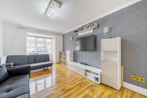 40 Sinclair Way, Dartford, DA2 7JS