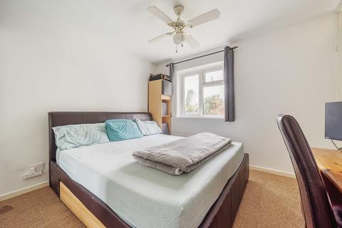 40 Sinclair Way, Dartford, DA2 7JS