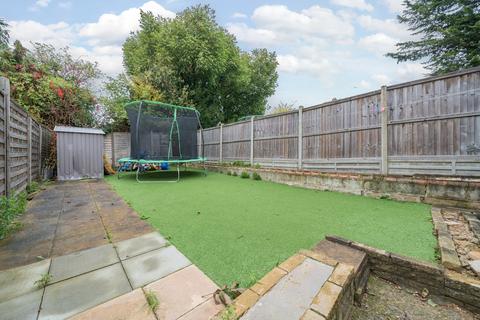 40 Sinclair Way, Dartford, DA2 7JS