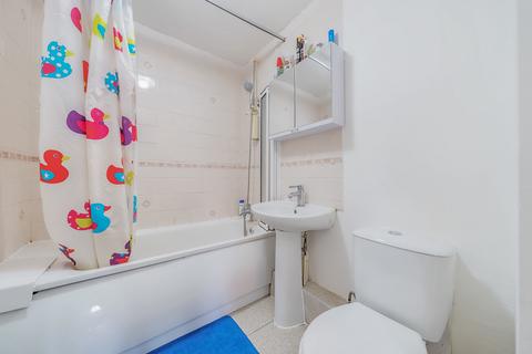 40 Sinclair Way, Dartford, DA2 7JS