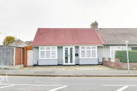3 bedroom semi-detached bungalow to rent, Collier Row Lane, Romford