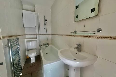 2 bedroom apartment to rent, Springfield Road, Harrow HA1