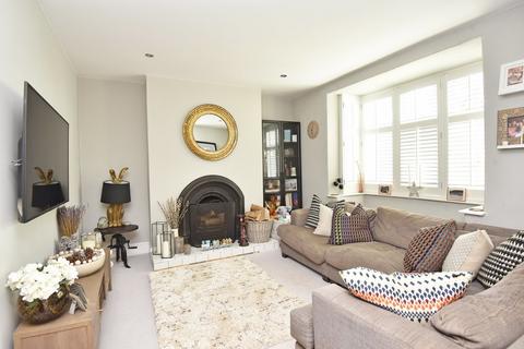 40 Hookstone Road, Harrogate, HG2 8BW