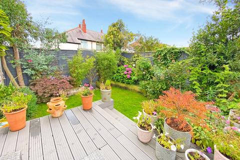 40 Hookstone Road, Harrogate, HG2 8BW