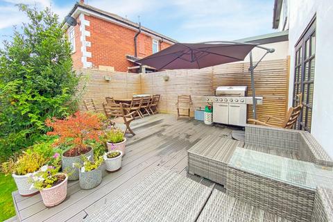 40 Hookstone Road, Harrogate, HG2 8BW