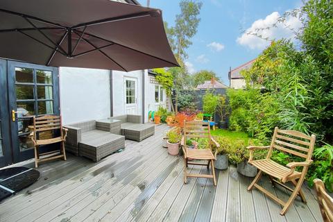 40 Hookstone Road, Harrogate, HG2 8BW